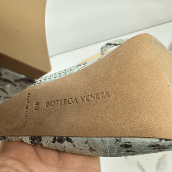 Bottega Veneta Snake Embossed Leather Platform Heels Tower Square Toe Pumps Sz40 - Picture 15 of 15